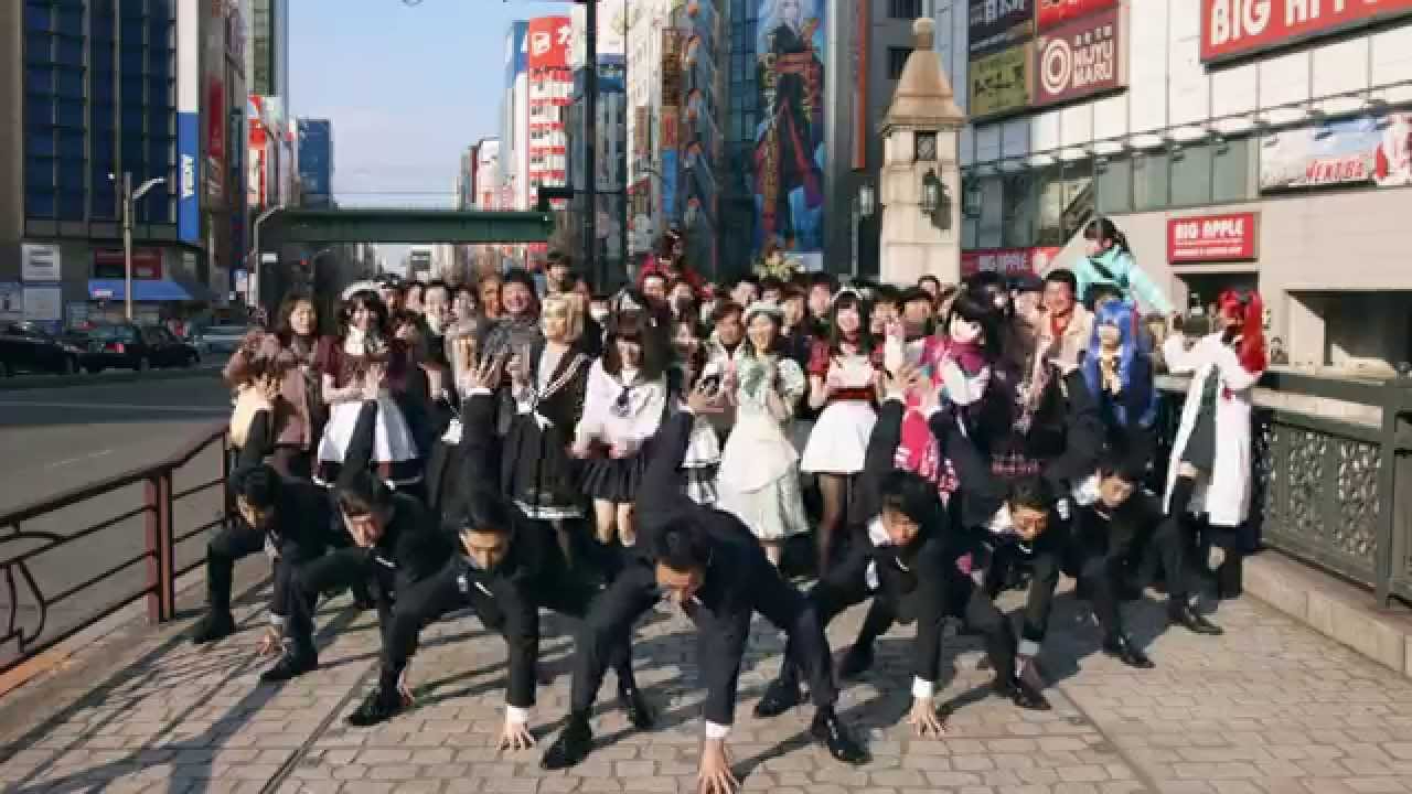 日本魔性大叔街头跳机械舞,把歪果仁都看傻了!